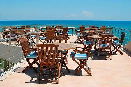 Otel La Perla &